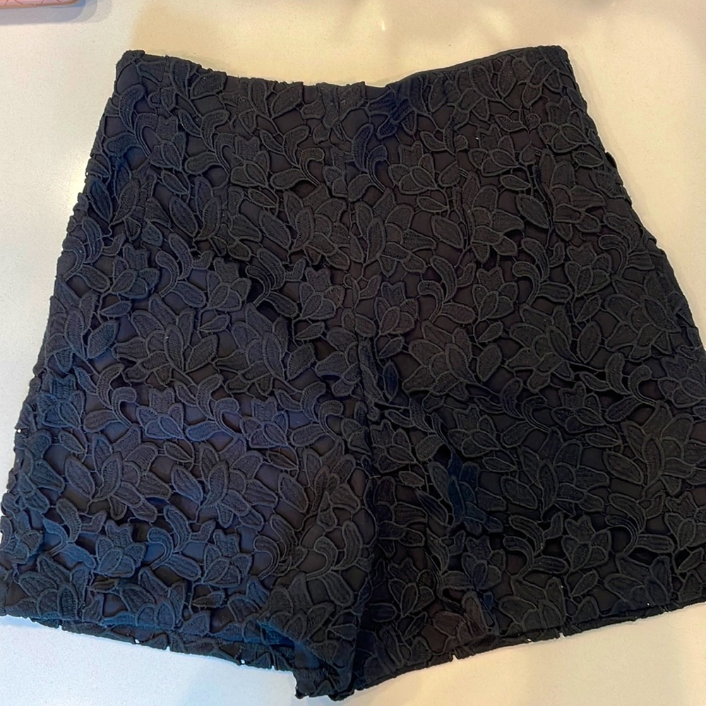 Club Monaco Black Lace High-Waisted Shorts Size 00